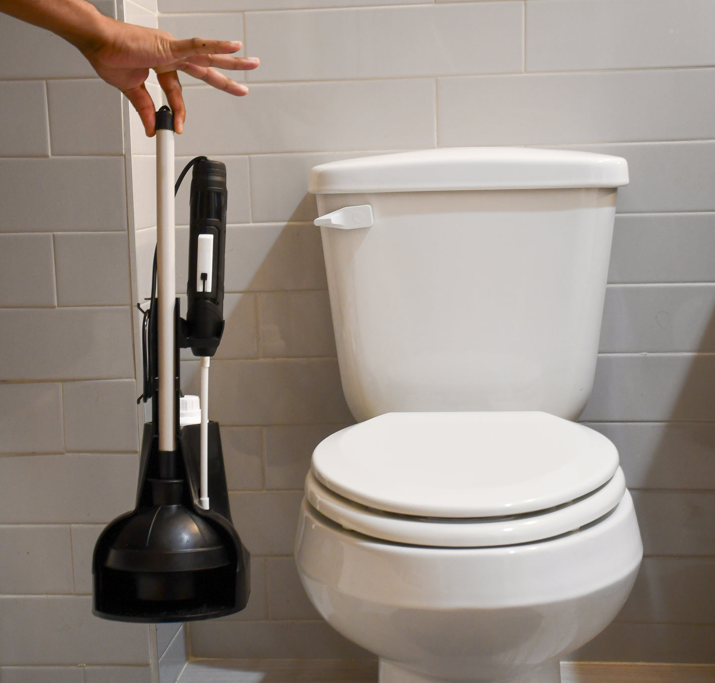 Plunger with self-cleaning mechanism. Disinfect your plunger and your bathroom.